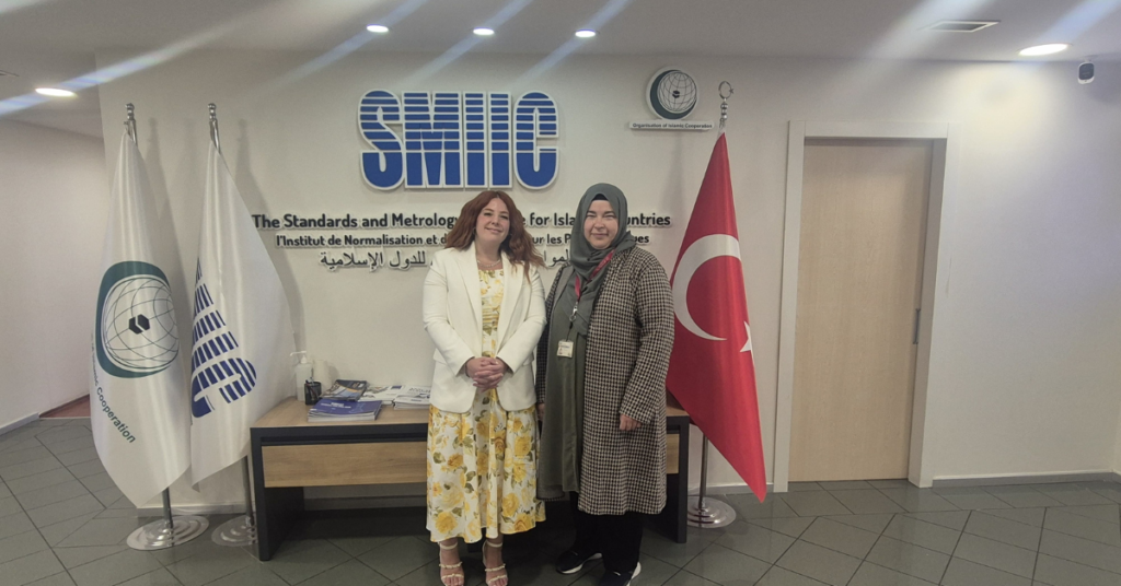 La codirectora y responsable del Departamento de Relaciones Internacionales de The Halal Catering Argentina visitó las oficinas del Instituto de Normalización y Metrología para los Países Islámicos (SMIIC) en la República de Türkiye.